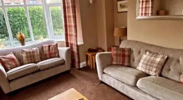 Sunnyside - Large Seaside Home with views and Hot Tub, Book Hotel Prestatyn 