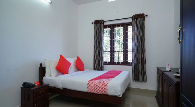 OYO 16158 Firdows Homes Adimali