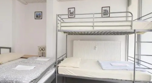 Hostel 24/2