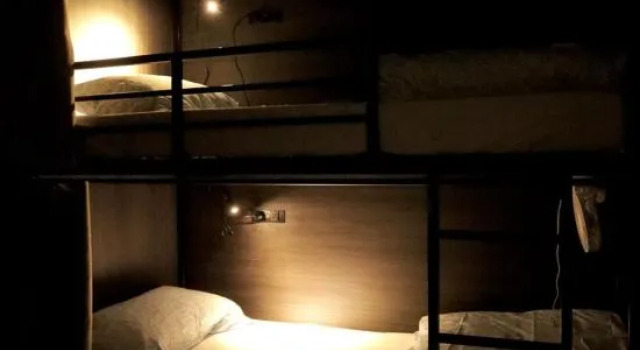 Кровать в общем номере Ritz For Backpackers