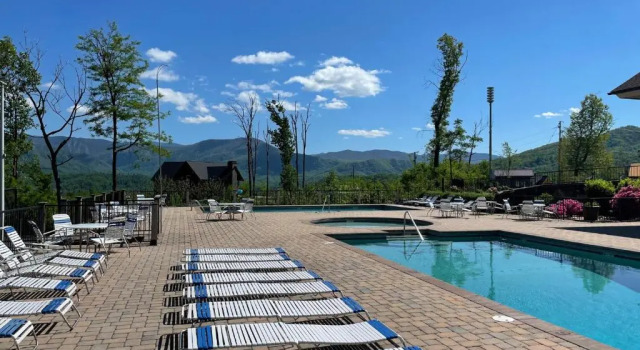 Коттедж Bear View Chalet with hot tub and near Ober