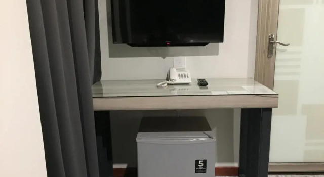 Lüks çift kişilik oda Meriton Inn Hotel