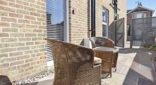 Seaside Cottage Moments From Ryde s Golden Sands Sleeps 4, Rezervasyon Tatil Evi Merseyside villalar, Villa