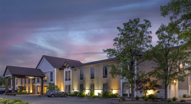 Best Western Plus University Inn, Забронировать Отель Аллегани штат Нью-Йорк