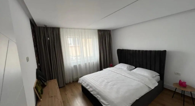 Belle Apartament, Varaa Huoneisto Hotellit Carpathians - Romania uima-altaalla, Uima-allas