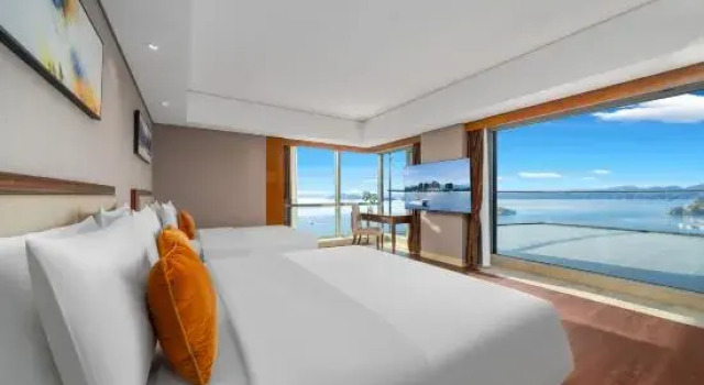 Семейный люкс с видом на озеро Lvcheng Lanwan Holiday Hotel