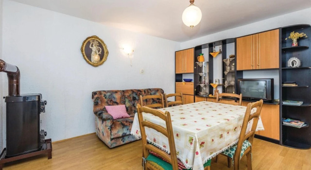 Stunning Apartment in Sveti Juraj With 1 Bedrooms and Wifi, Prenota Appartamento Sveti Juraj 