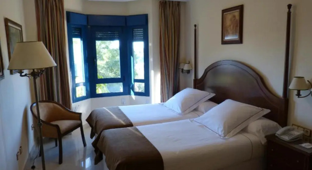 Полулюкс Hotel Golf Campoamor