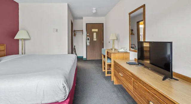 Двухместный люкс Wautoma Inn by OYO near Airport WI 73