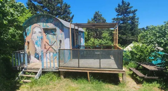 Bungalow i balkonem geleSUN kampLAND