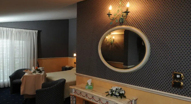 Четырёхместный семейный номер Standard с балконом Hotel Ristorante La Lanterna