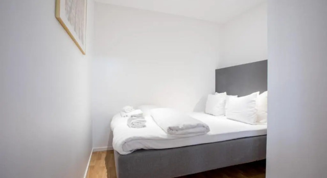 Апартаменты Цокольный этаж с 2 комнатами ApartDirect Sundbyberg