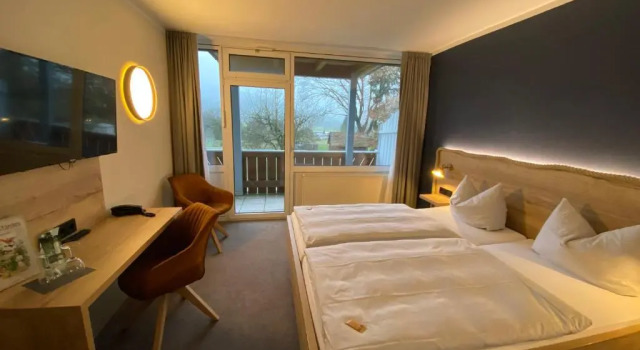 Двухместный номер Standard с балконом Hotel & Restaurant Kronenhof am Weser-Radweg