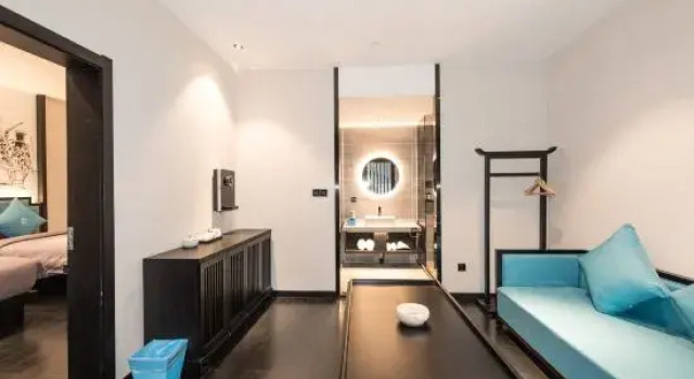 Люкс Deluxe Gongxili-Xijian Hotel - Kunming Dongfeng East Road Dashuying Metro Station