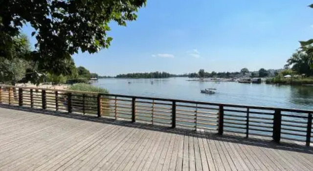 Modern Danube Apartment Vienna, Rezervasyon Daire Viyana otoparklı oteller, Donauzentrum yakınında, Otopark
