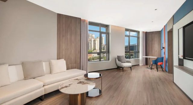 Люкс Holiday Inn Express Chongqing Tongliang by IHG