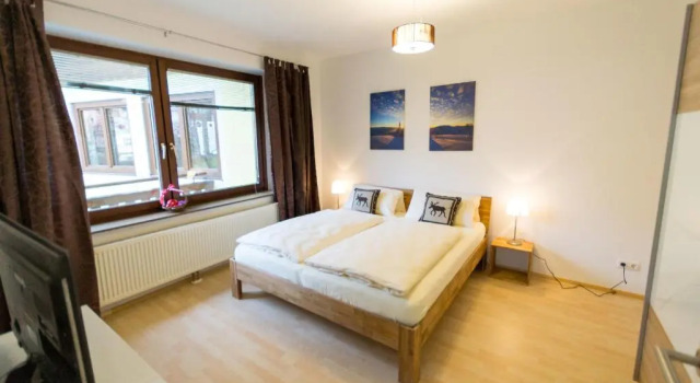 Апартаменты с балконом и с видом на горы Ski-n-Lake City Apartments