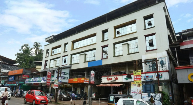 OYO 15560 Assent Inn