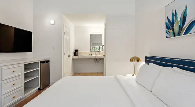 Номер Deluxe The Claire Hotel