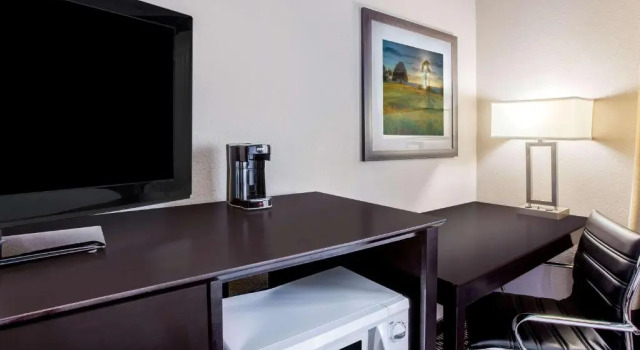 Двухместный номер Executive La Quinta Inn & Suites by Wyndham Pasadena