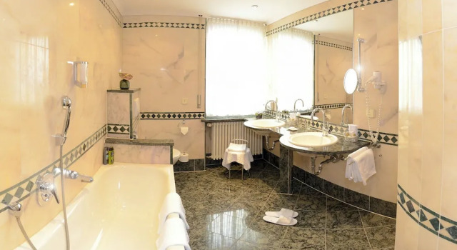 Двухместный номер Comfort c 1 комнатой Hotel Erbprinz - Gourmet & Spa