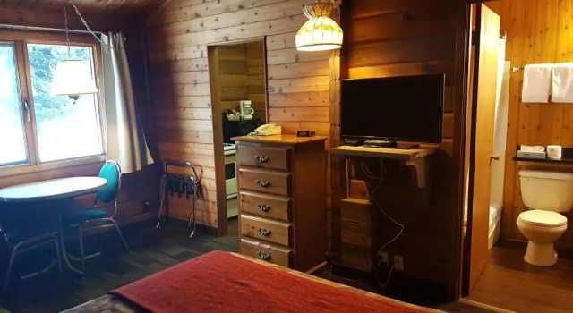 Standardní Dvoulůžkový s manželskou postelí pokoj Rundle Mountain Lodge