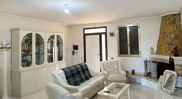 Awesome Apartment in Noto With 3 Bedrooms, Book Apartment Hotels in Sicily with Parking, Parking