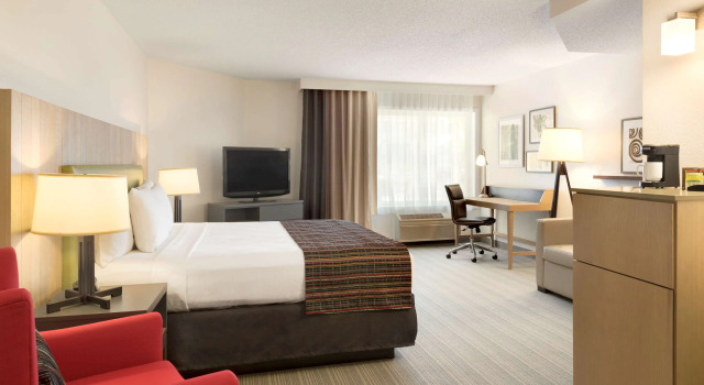 Country Inn & Suites by Radisson, Chippewa Falls, WI, Prenota Hotel Chippewa Falls Wisconsin