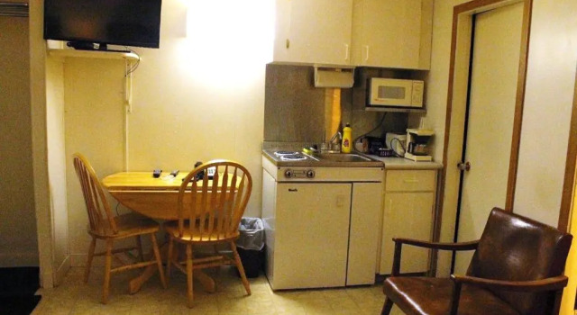 Шестиместный номер Standard Tel Star Motel