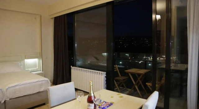 Студия с балконом и с видом на горы Апартаменты Full Comfort на Чавчавадзе