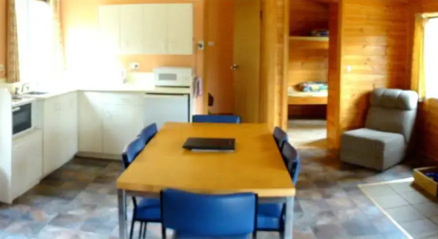 Gumleaves Bush Holidays, Book Resort Little Swanport Tasmania