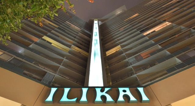 Кровать в общем номере Ilikai Hotel & Luxury Suites