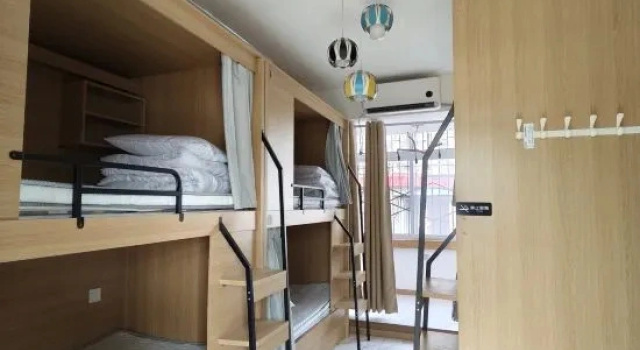 Кровать в общем номере (женский номер) Ming Youji Hostel