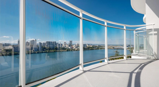 Номер Standard с видом на залив Hilton Garden Inn San Juan Condado