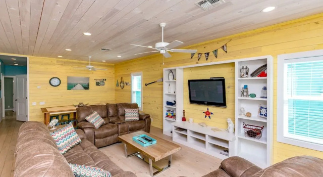 Sea Ya Soon Brand New 4BR 3BA Port A House by RedAwning