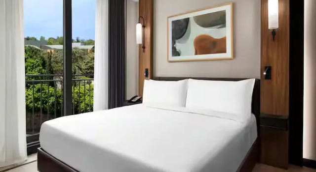 Двухместный номер Deluxe Altunizade Suites Istanbul, Curio Collection By Hilton
