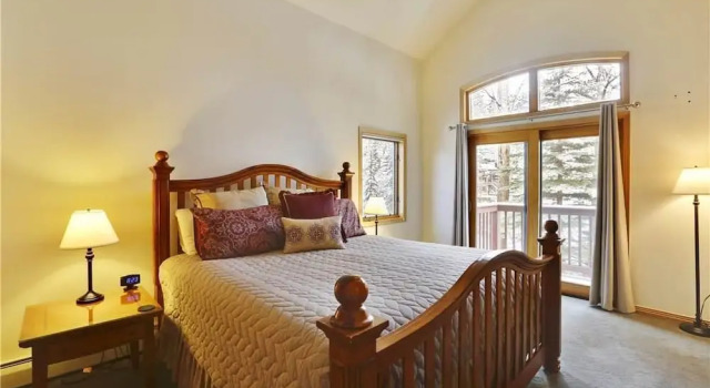 Pines 120 4 Bedroom Plus loft Town House, Забронировать Дом для отпуска Брекенридж Горнолыжный курорт Вейл, рядом с 5-кресельный подъемник
