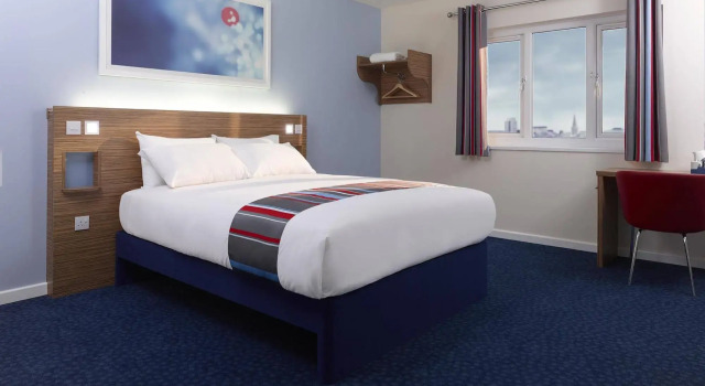 Travelodge Newcastle-under-Lyme, Забронировать Отель Ньюкасл-андер-Лайм 