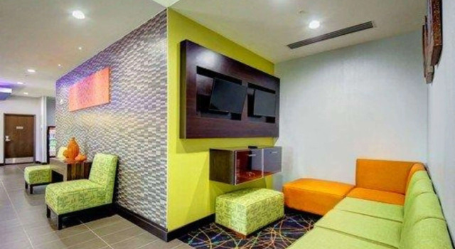 Comfort Inn & Suites Tulsa I-44 West - Rt 66, Varaa Hotelli Tulsa Oklahoma