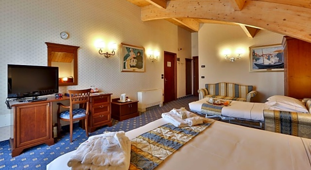 Полулюкс Best Western Classic Hotel