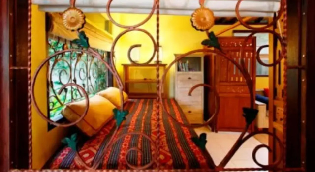 Hyacinth House