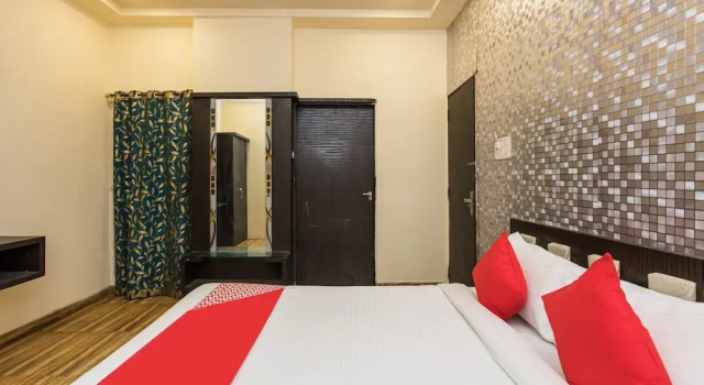OYO 23471 Hotel Hilton Tower