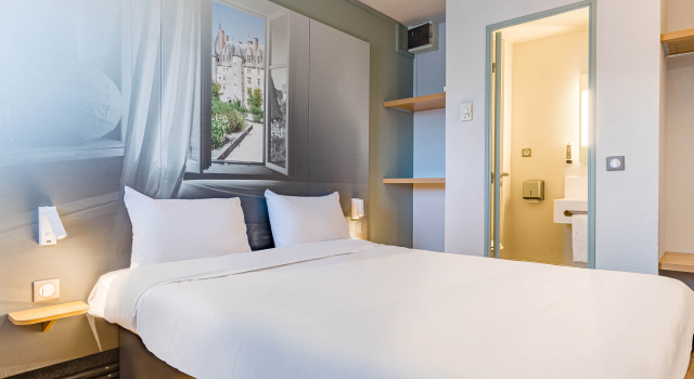 B&B HOTEL Tours Sud Joué-lès-tours, Boek Bed and Breakfast Hotels in Centre met parkeren, Parkeren