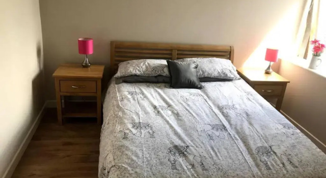Stylish 3 Bed Apartment with Lough Atalia Views, Забронировать Апартаменты/квартира Апартаменты Голуэй, рядом с Lynch’s Castle, Апартаменты/квартира