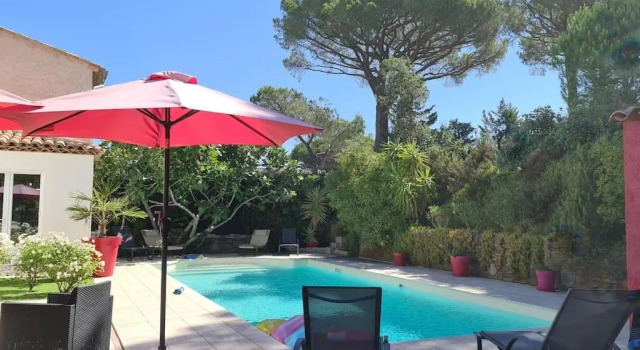 Вилла Ste Maxime Villa 5 etoiles Piscine chauffée et jacuzzi