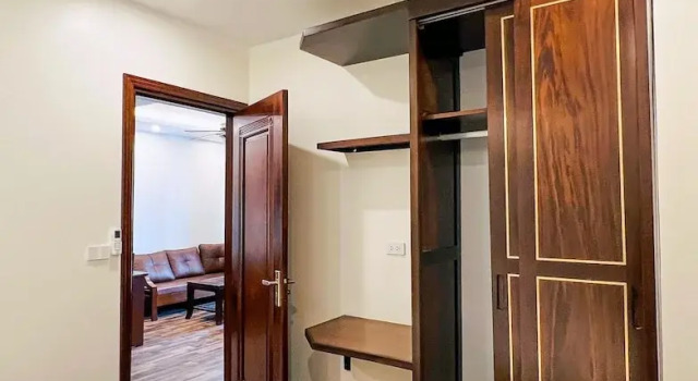 Апартаменты Hanoi Apartment Lac Long Quan