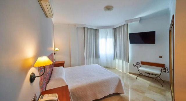 Четырёхместный номер Standard Hotel Bajamar Ancladero Playa