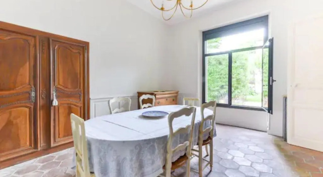 MAGNIFIQUE VILLA À 10 MINUTES À PIED DU CENTRE-VILLE D'AVIGNON WiFI GRATUIT, Забронировать Вилла Виллы Овернь-Рона-Альпы, Вилла