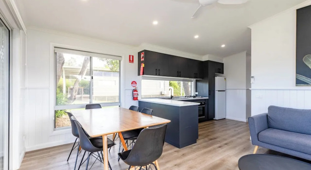 Вилла Deluxe с 2 комнатами NRMA Eastern Beach Holiday Park