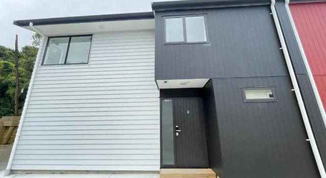 NO PARTY ALLOWED, Entire Brand New 3 bedroom townhouse, free unlimited fibre wifi and free parking
